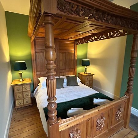 The Buxton Retreat A Luxurious 3-Storey Townhouse With Four Poster Bed And Double Jacuzzi Bath" Esterno foto