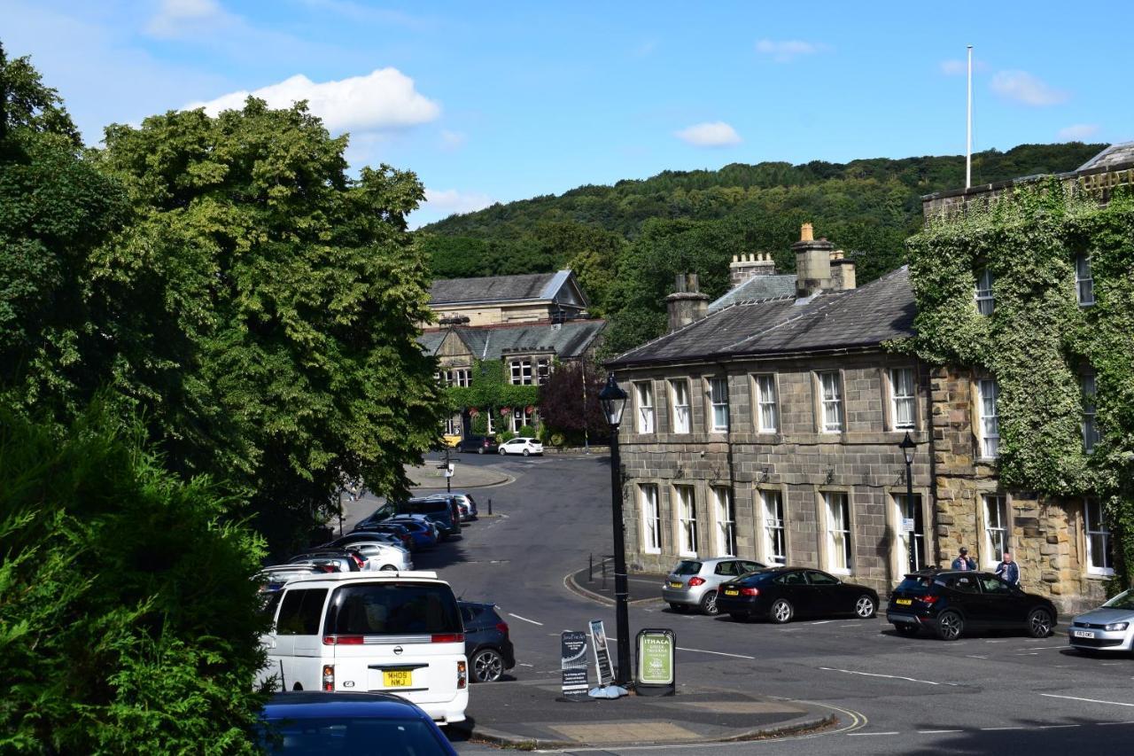 The Buxton Retreat A Luxurious 3-Storey Townhouse With Four Poster Bed And Double Jacuzzi Bath" Esterno foto