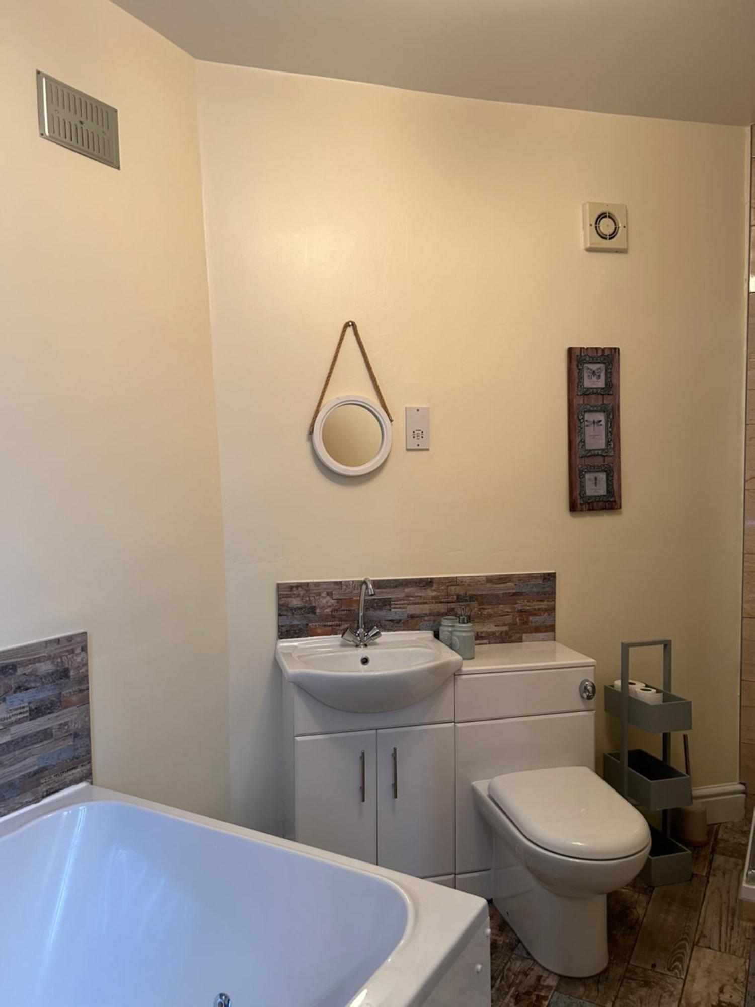 The Buxton Retreat A Luxurious 3-Storey Townhouse With Four Poster Bed And Double Jacuzzi Bath" Esterno foto